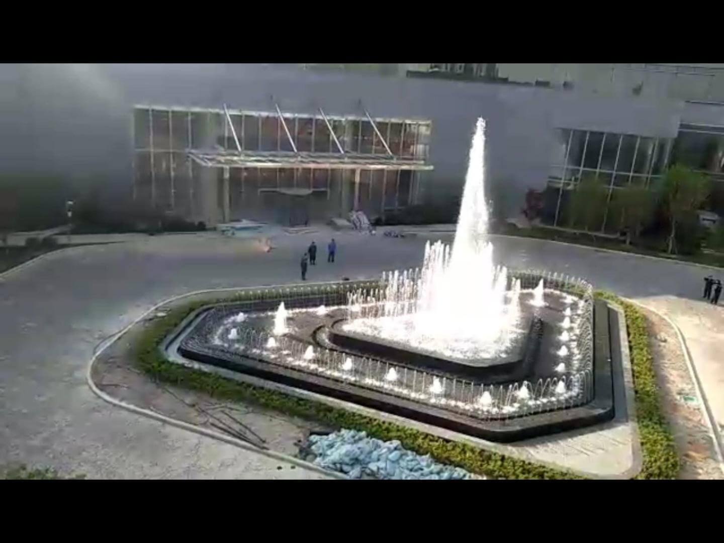 水池-上海凯悦酒店喷泉